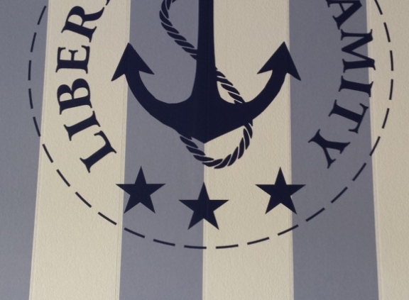 SILBENSALON WandTattoos verschönern auch Tapeten