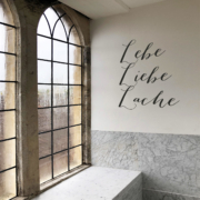Lebe Liebe Lache Leitspruch als Wandaufkleber