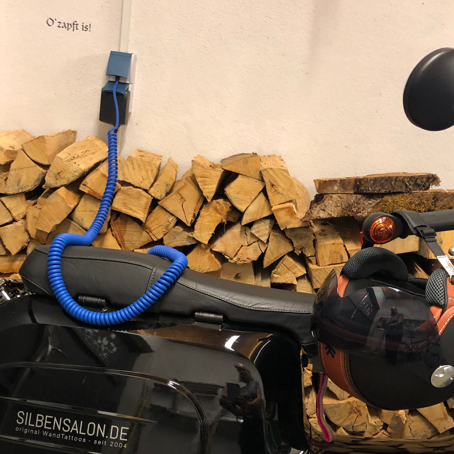 O'Zapft is über der Steckdose