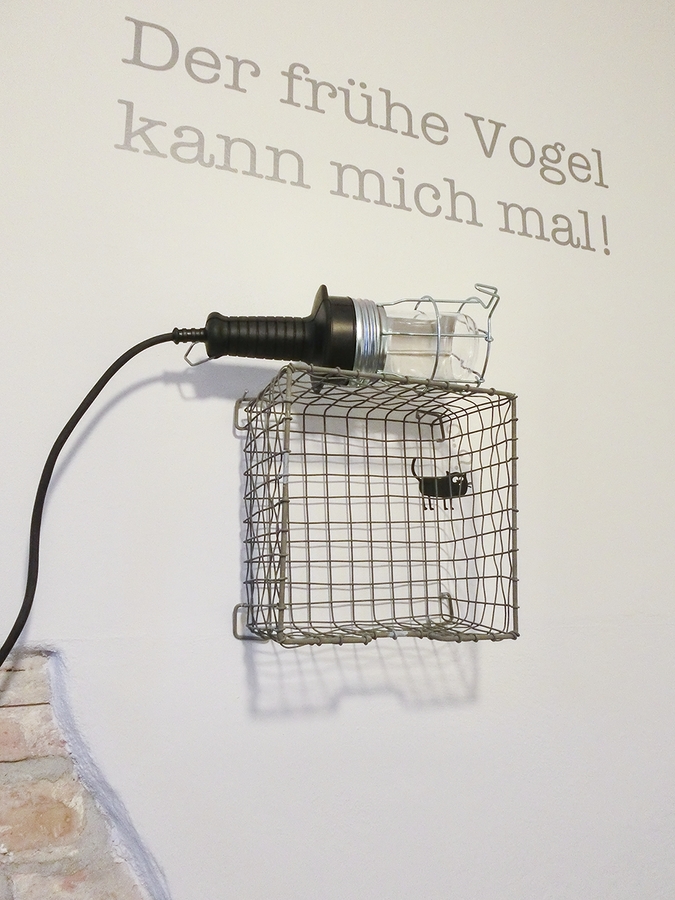 aber-so-was-von-wandtattoo-silbensalon-baulampe-katze-mauer__51d91e20-cef9-45f9-85a3-c84acd98ed93 SILBENSALON WandTattoo