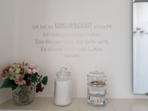Knallvergnügt erwacht.